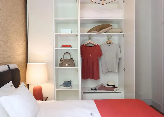 Apartment Exotische Paradies- Majestaetischer Aufenthalt Im Herzen Von By Interhome Lisbon