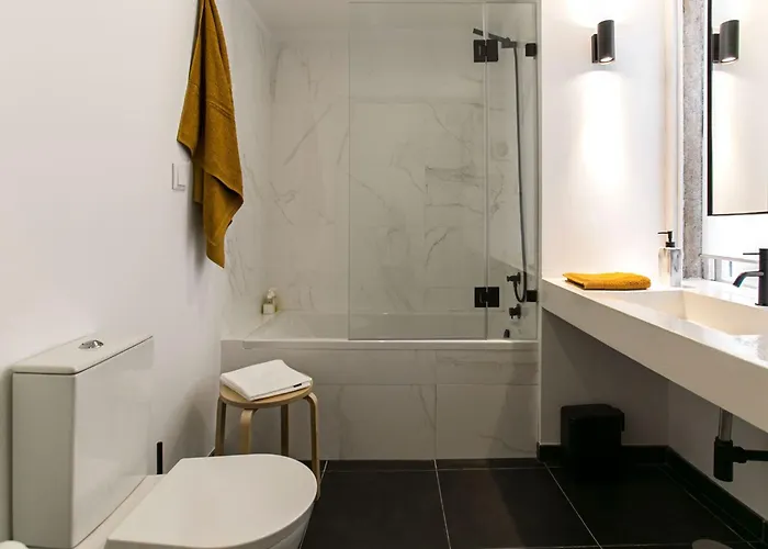 Exotische Paradies- Majestaetischer Aufenthalt Im Herzen Von By Interhome Lisbon