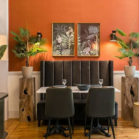 Exotische Paradies- Majestaetischer Aufenthalt Im Herzen Von By Interhome